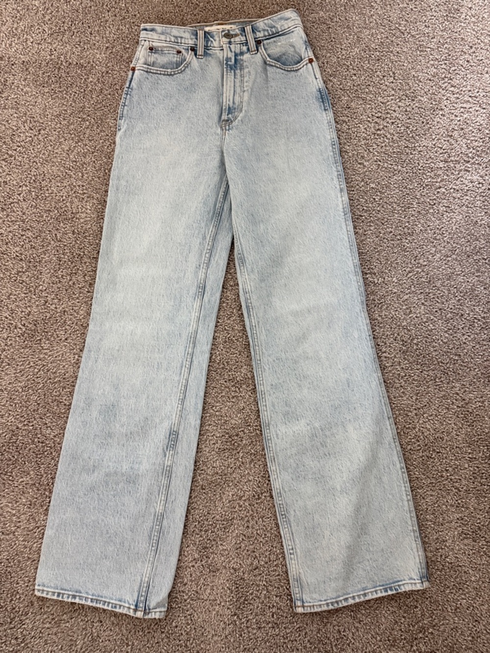 Abercrombie The ‘90s Relaxed Jean - Ultra High Rise